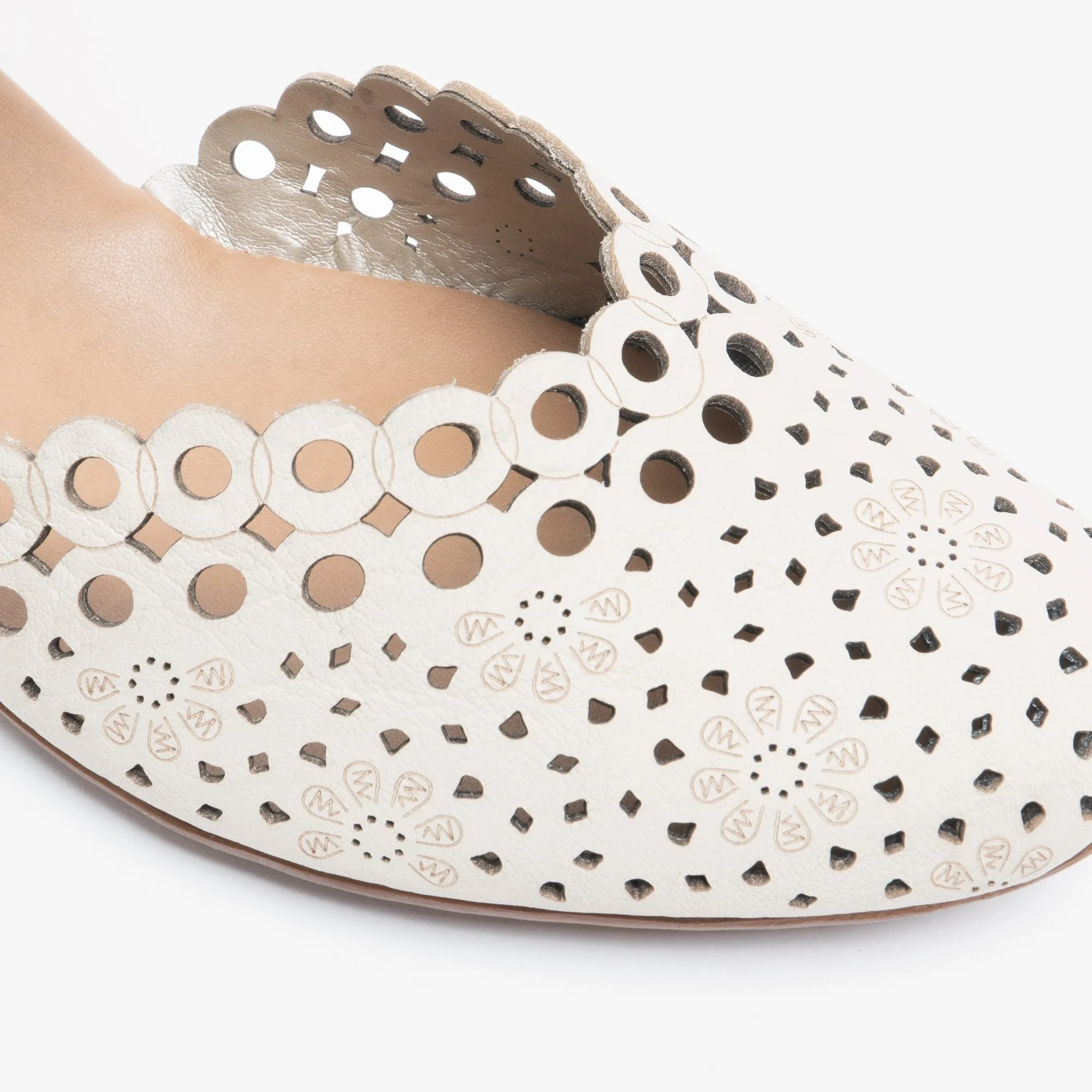 43753-60 Ladies Leather Block Heel Shoes Beige